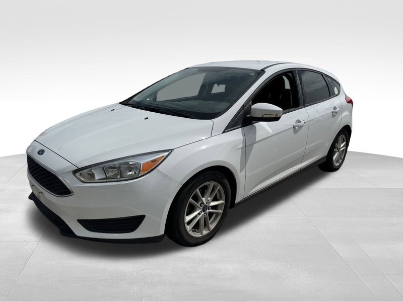 Used 2015 Ford Focus SE image 1
