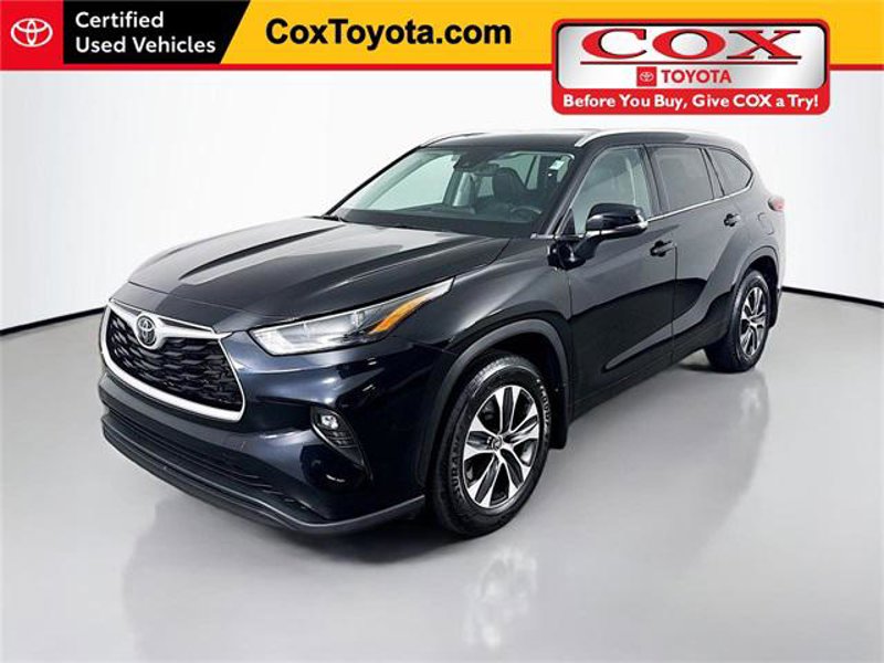 Certified 2022 Toyota Highlander XLE image 1