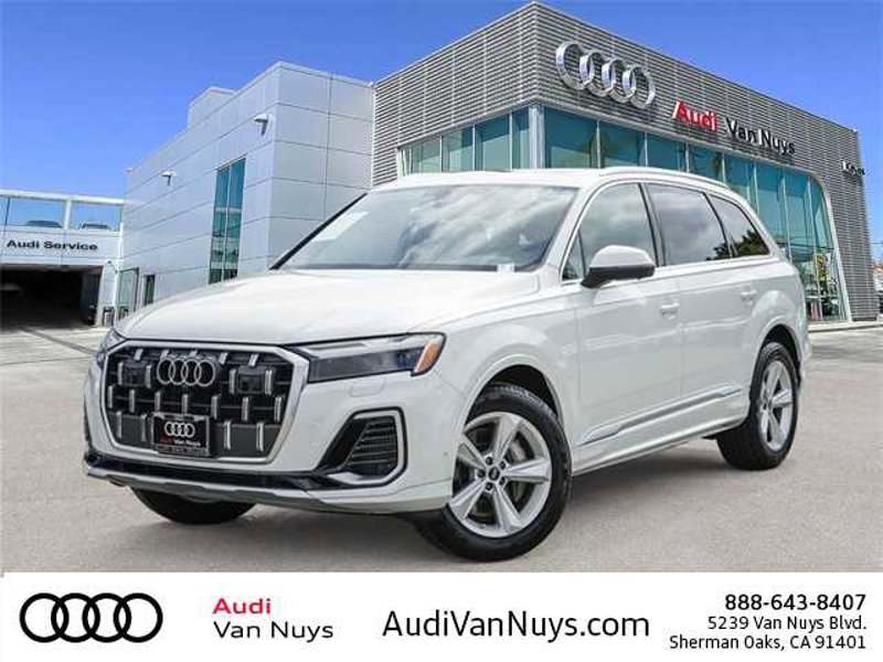 Certified 2025 Audi Q7 3.0T Premium w/ Convenience Package image 1