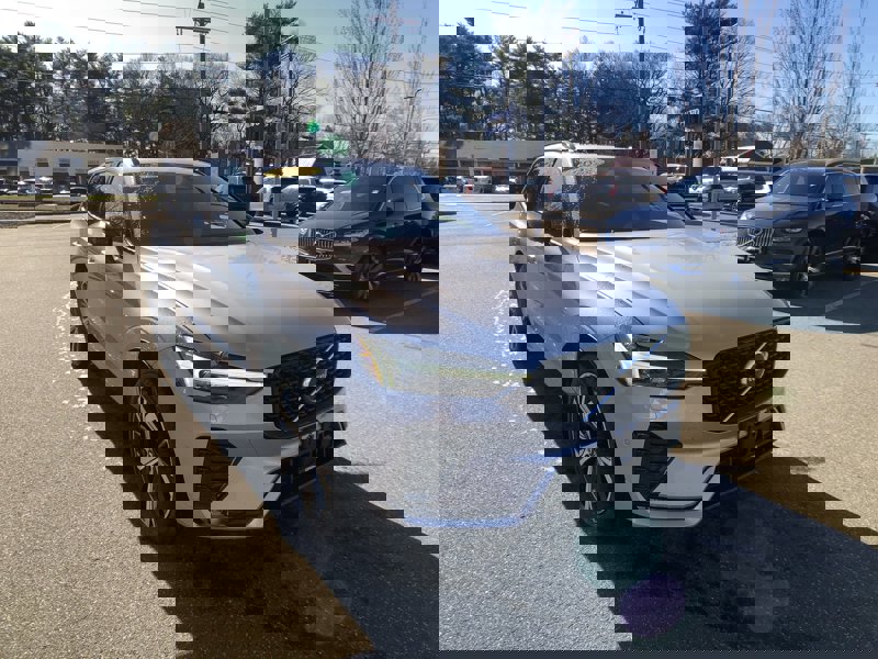 Certified 2022 Volvo XC60 B6 R-Design w/ Advanced Package image 1