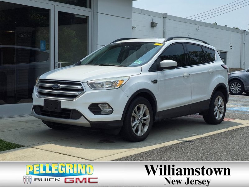 Used 2018 Ford Escape SE image 1