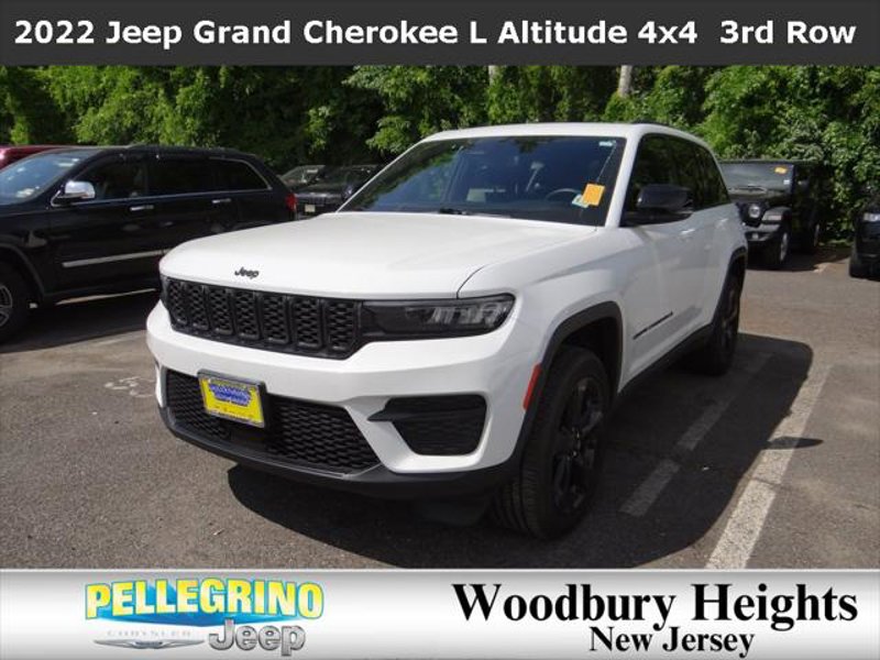 Certified 2022 Jeep Grand Cherokee Altitude image 1