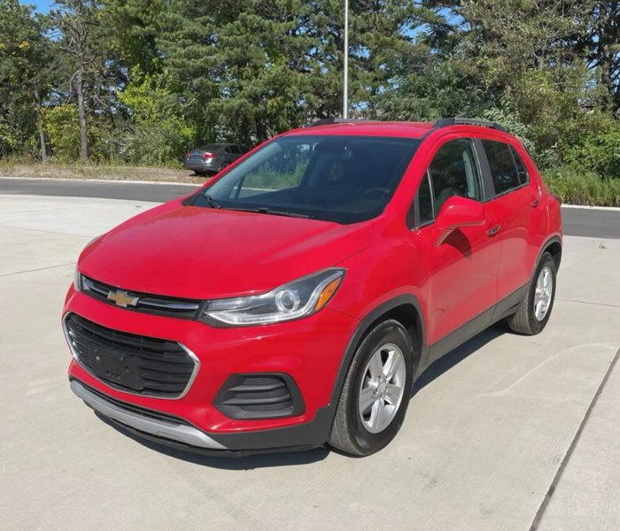 Used 2017 Chevrolet Trax LT w/ Driver Confidence Package image 1