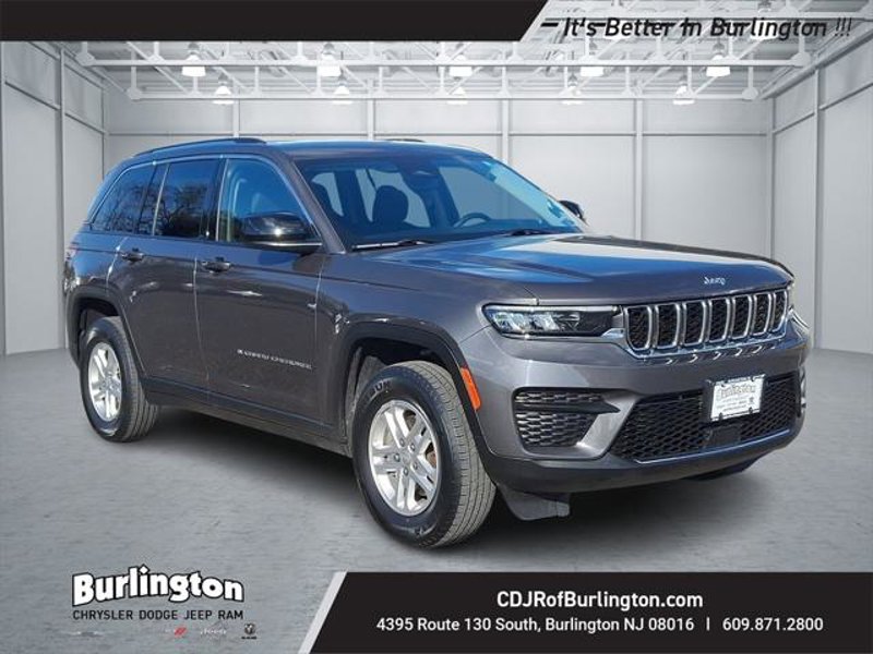 Certified 2022 Jeep Grand Cherokee Laredo w/ Luxury Tech Group I image 1