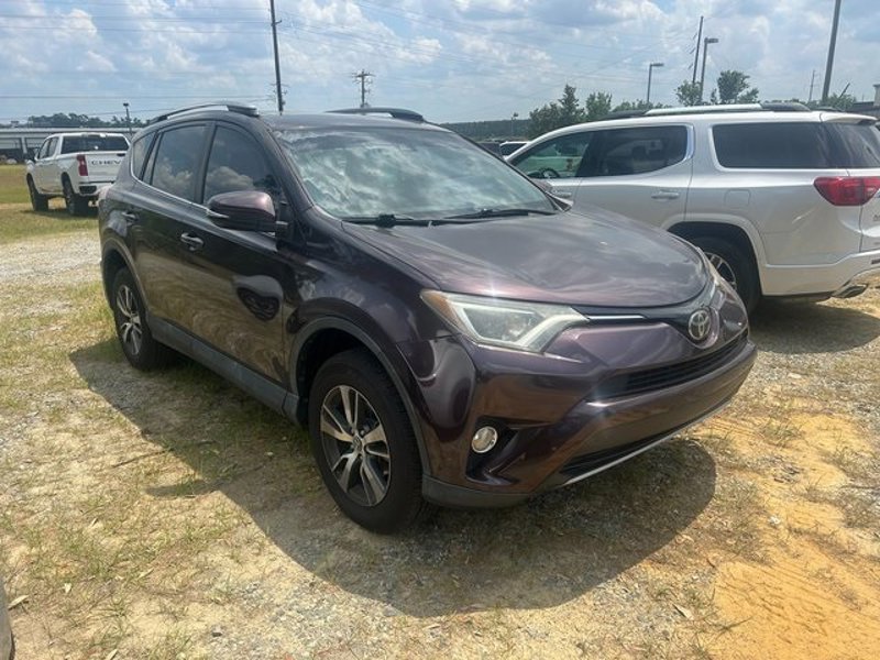 Used 2017 Toyota RAV4 XLE image 1