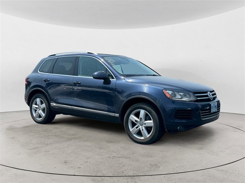 Used 2013 Volkswagen Touareg TDI image 1