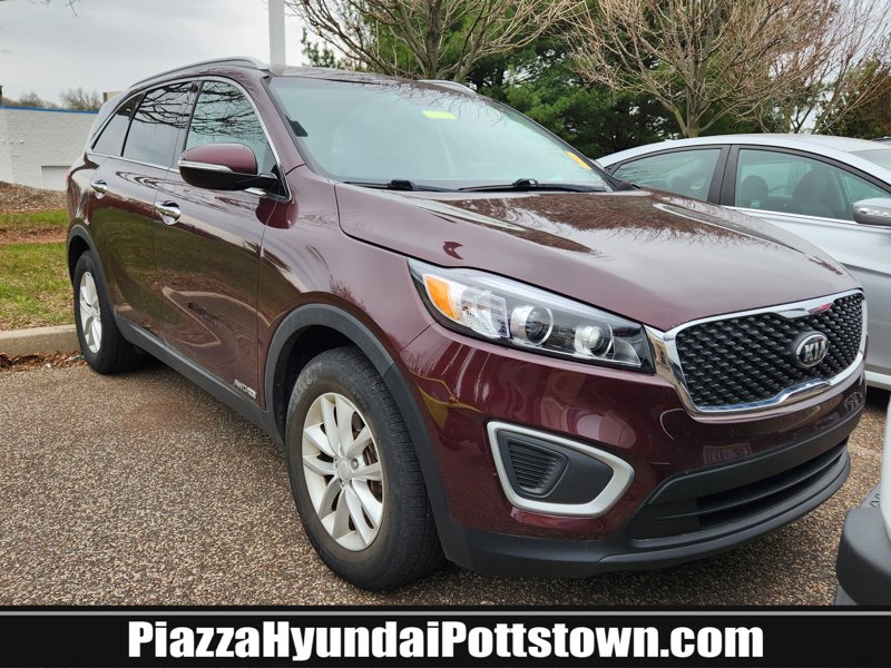 Used 2017 Kia Sorento LX image 1