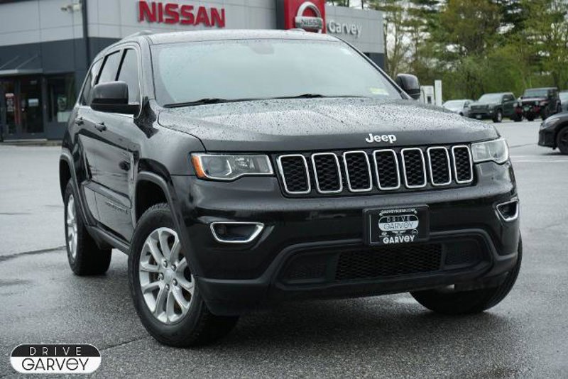 Used 2021 Jeep Grand Cherokee Laredo image 1