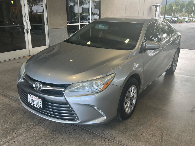 Used 2015 Toyota Camry SE image 1