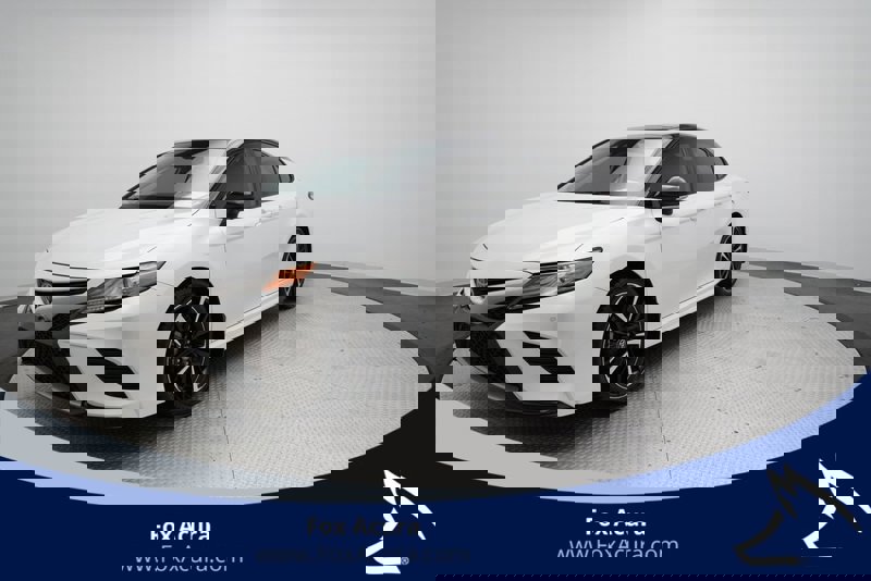 Used 2019 Toyota Camry XSE image 1