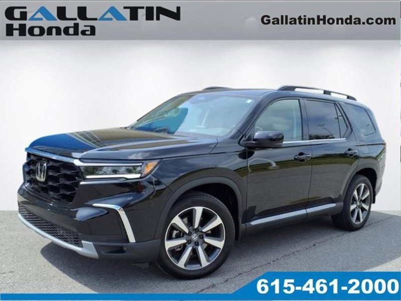 Certified 2025 Honda Pilot Touring image 1