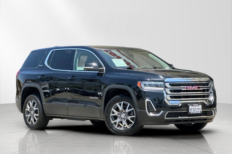 Used 2023 GMC Acadia SLE image 1