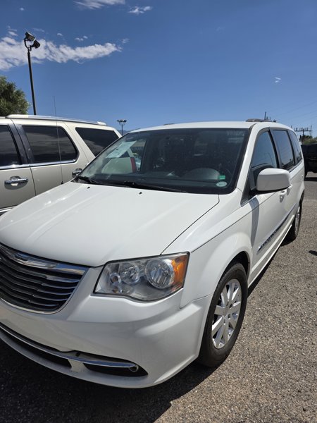 Used 2012 Chrysler Town & Country Touring image 1