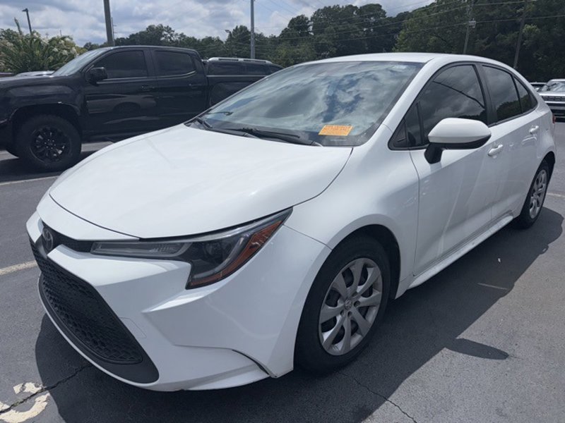 Used 2022 Toyota Corolla LE image 1