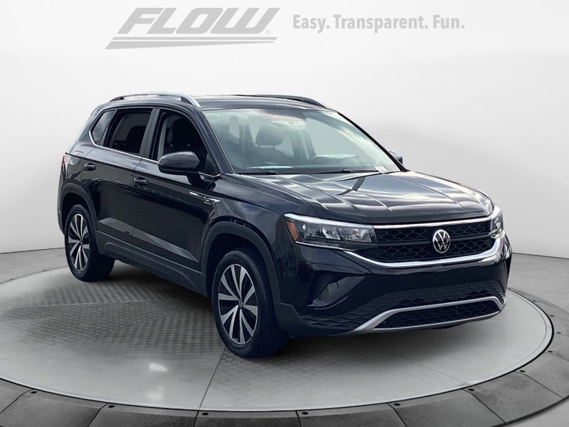 Certified 2022 Volkswagen Taos SE image 1