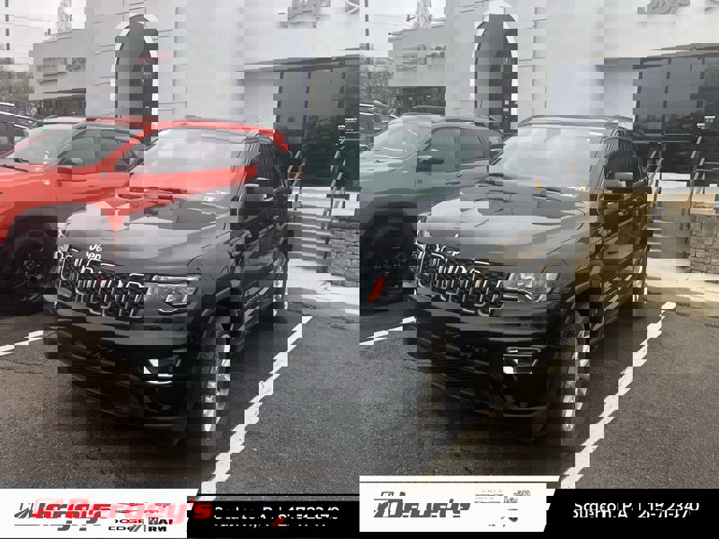 Certified 2021 Jeep Grand Cherokee Laredo image 1