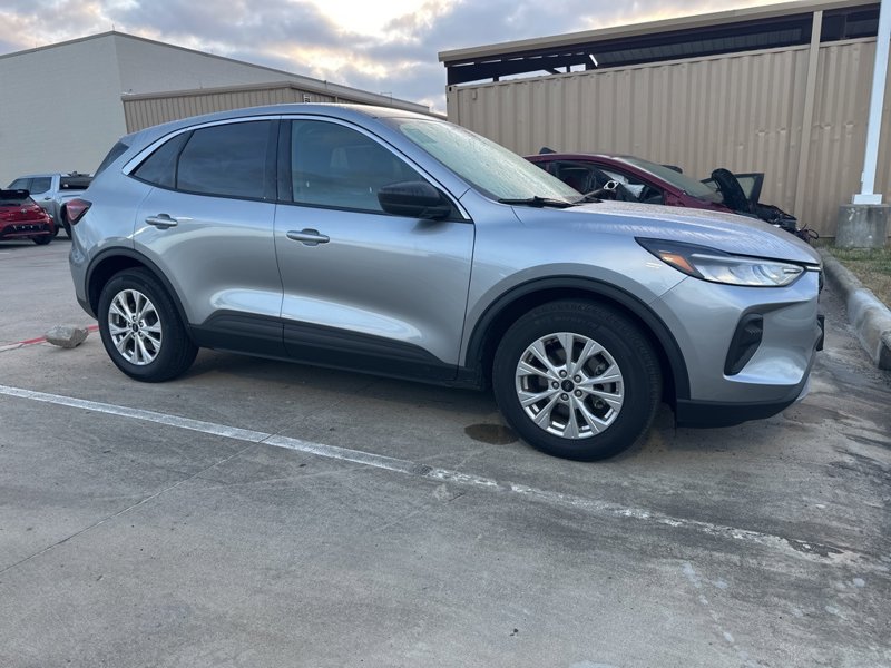 Used 2023 Ford Escape Active image 1
