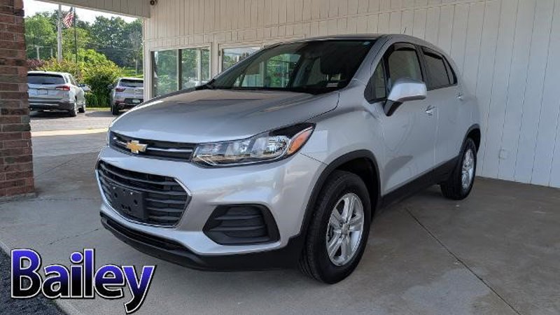 Certified 2022 Chevrolet Trax LS w/ Tint and Cruise Package image 1