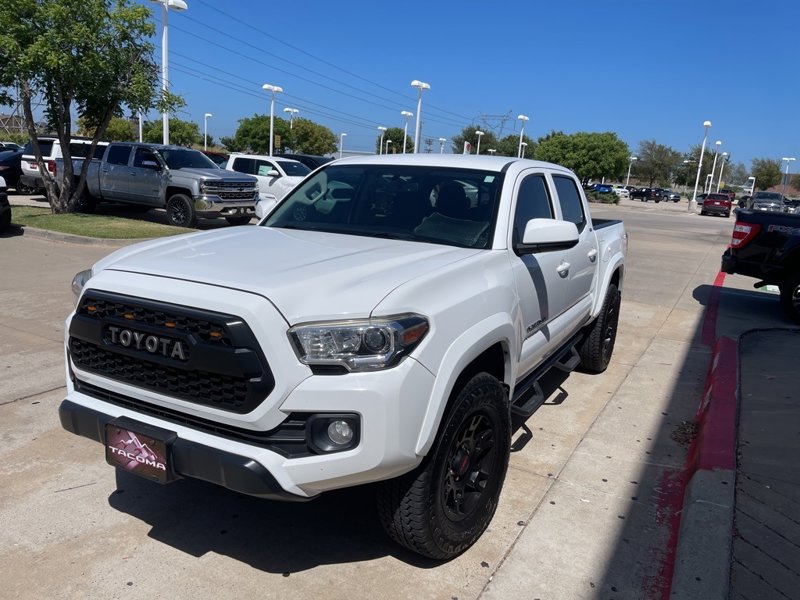 Used 2017 Toyota Tacoma SR5 image 1