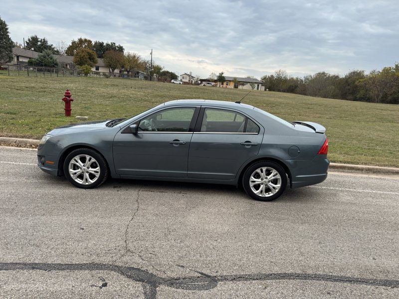 Used 2012 Ford Fusion SE image 1