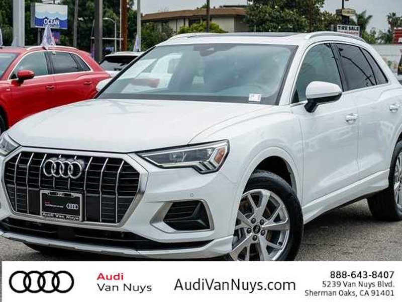 Certified 2024 Audi Q3 2.0T Premium image 1