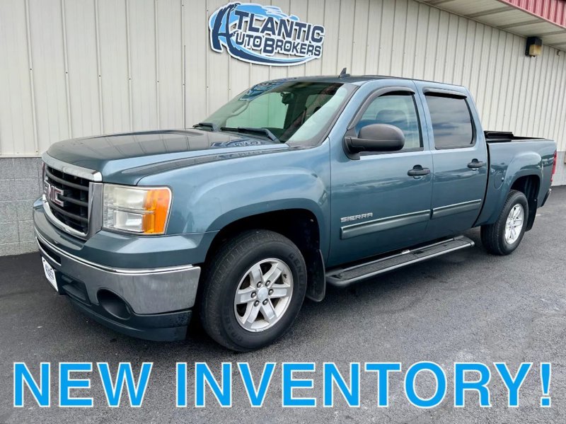 Used 2011 GMC Sierra 1500 SLE w/ SLE Preferred Package image 1