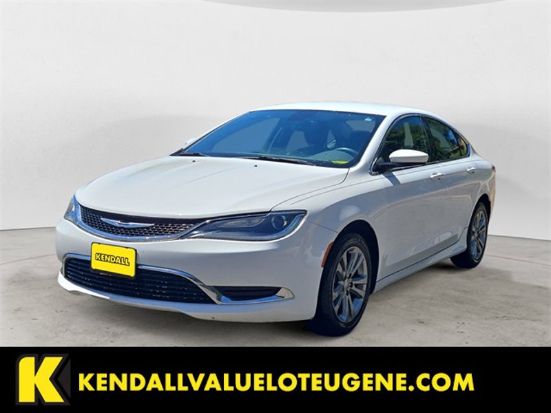 Used 2015 Chrysler 200 Limited image 1