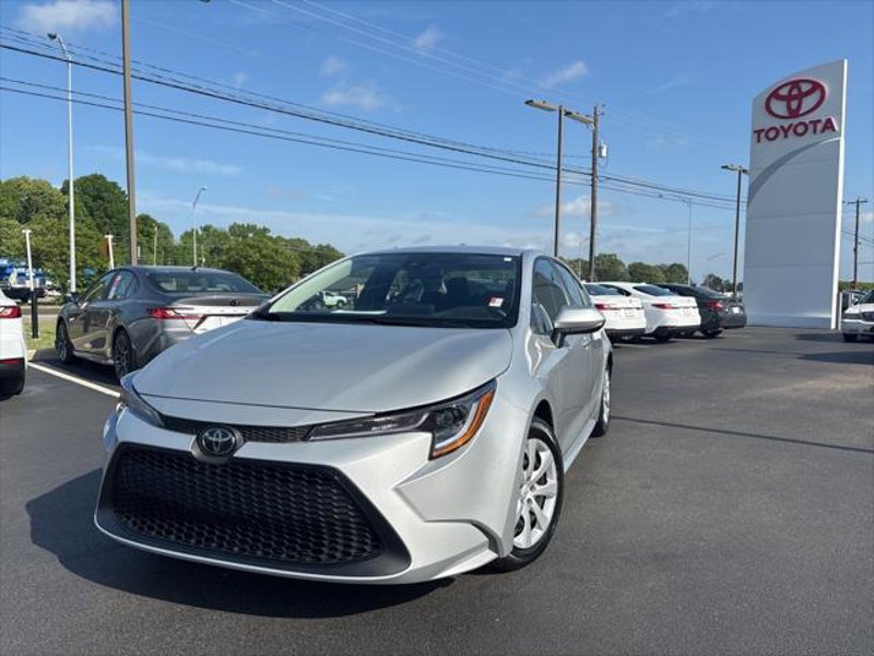Used 2022 Toyota Corolla LE image 1