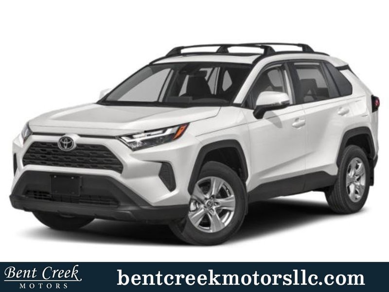 Used 2022 Toyota RAV4 XLE image 1