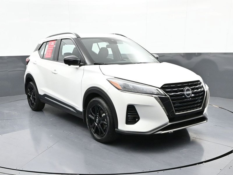Certified 2024 Nissan Kicks SR image 1