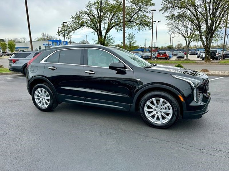 Certified 2023 Cadillac XT4 Luxury w/ Cold Weather Package image 1