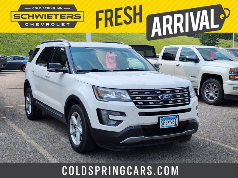 Used 2017 Ford Explorer XLT w/ Equipment Group 202A image 1