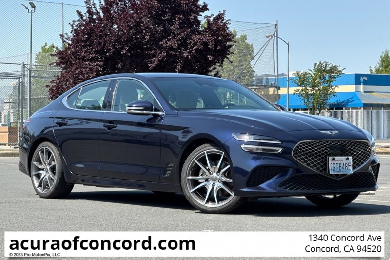 Used 2023 Genesis G70 2.0T image 1
