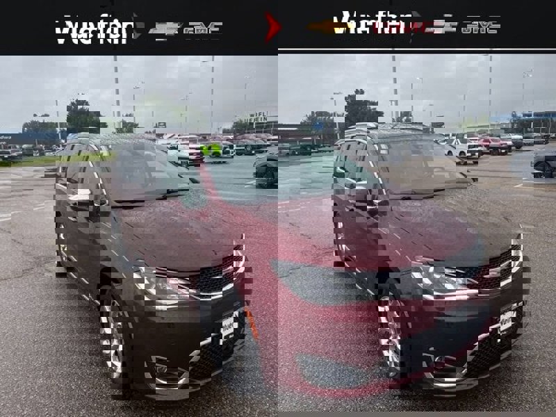 Used 2017 Chrysler Pacifica Limited w/ Advanced Safetytec Group image 1