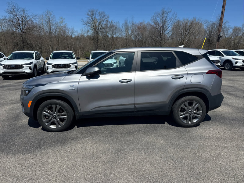 Certified 2022 Kia Seltos LX image 1