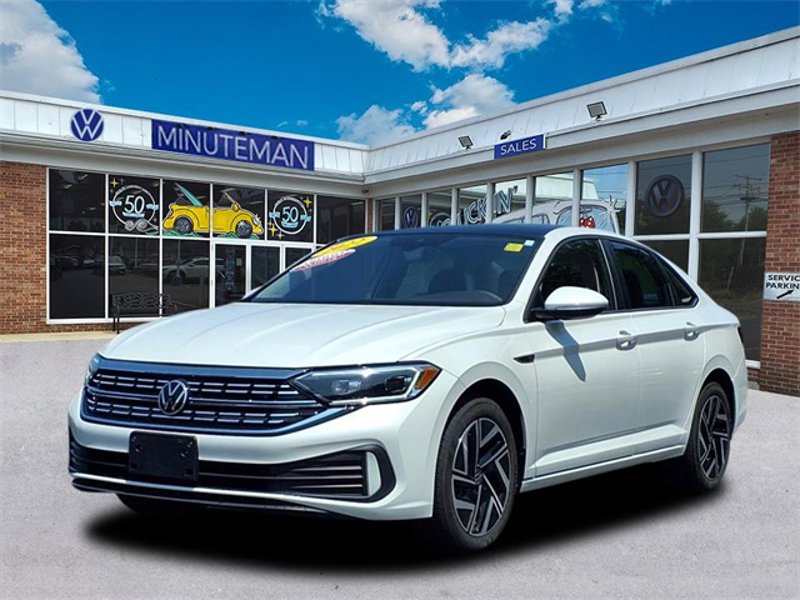 Certified 2022 Volkswagen Jetta SEL image 1