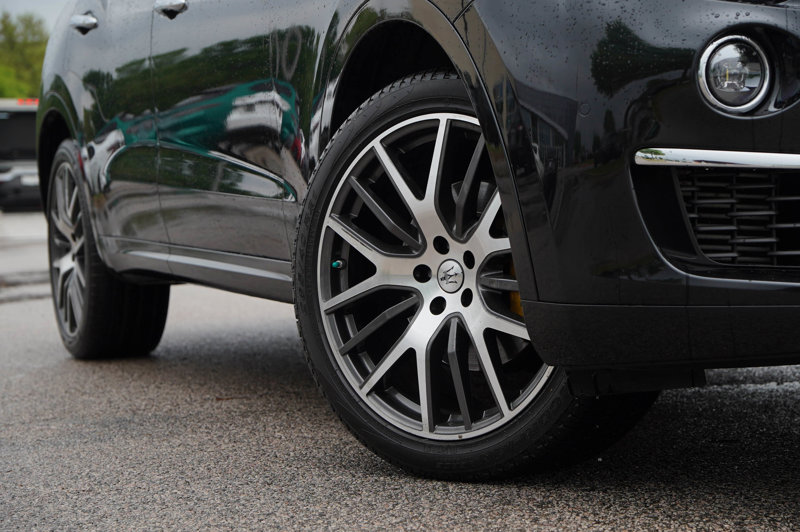 Certified 2022 Maserati Levante GT image 1