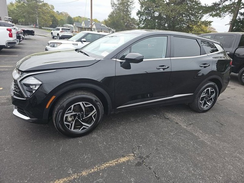 Certified 2023 Kia Sportage LX image 1