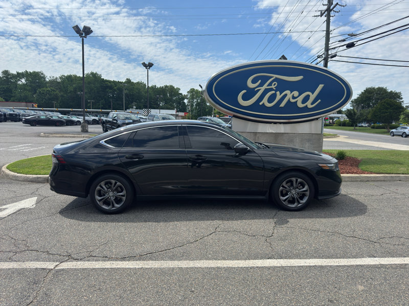 Used 2023 Honda Accord EX image 1