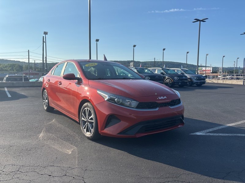 Certified 2022 Kia Forte LXS image 1