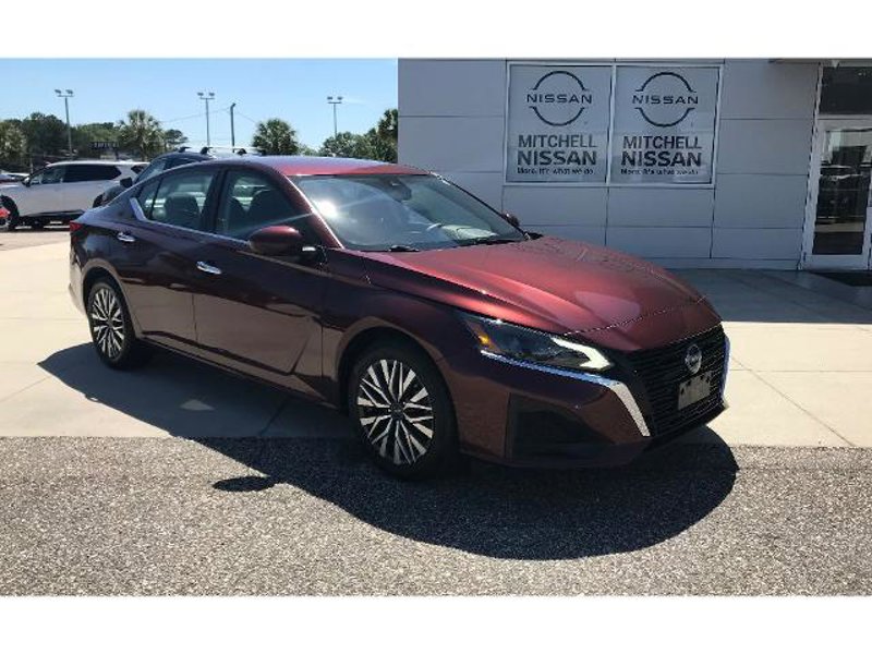 Certified 2023 Nissan Altima 2.5 SV image 1
