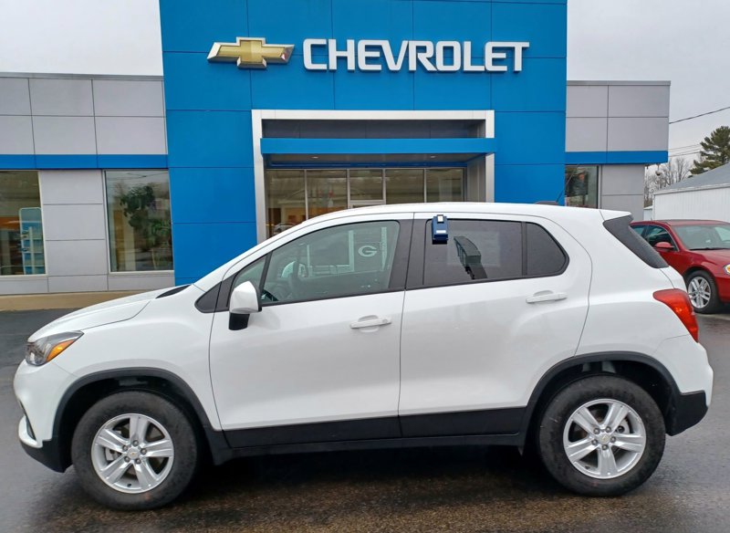 Certified 2022 Chevrolet Trax LS w/ Tint and Cruise Package image 1