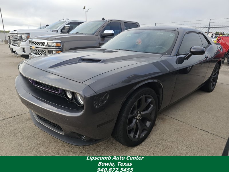 Used 2018 Dodge Challenger SXT Plus image 1