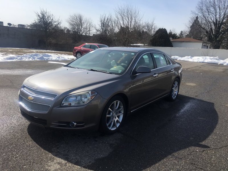 Used 2010 Chevrolet Malibu LTZ image 1