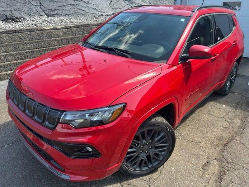 Certified 2022 Jeep Compass Limited image 1