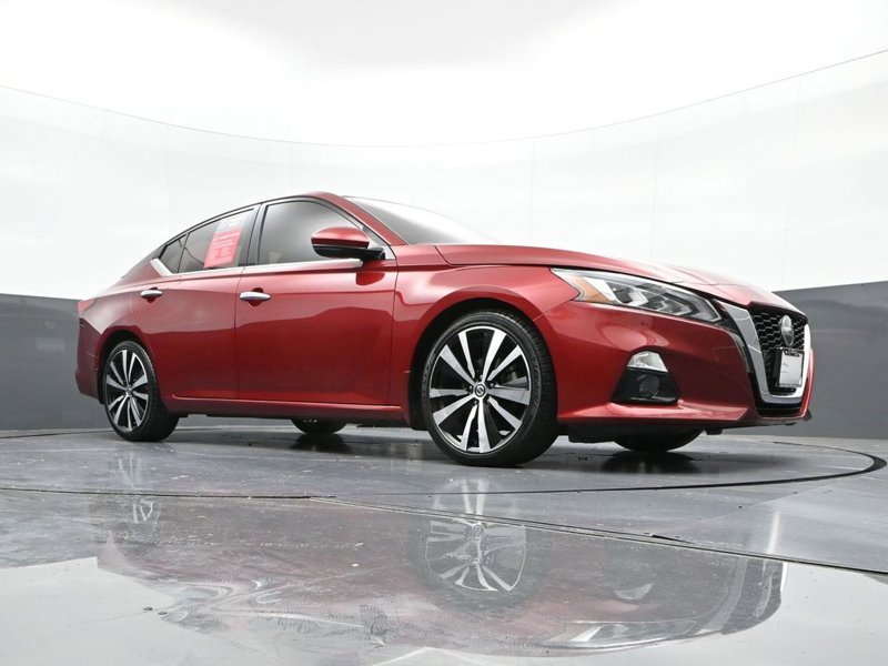 Certified 2019 Nissan Altima 2.5 Platinum image 1
