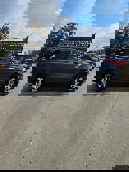 Certified 2023 Kia Sorento LX image 1