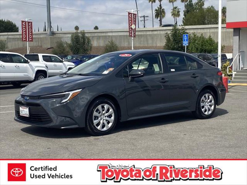 Certified 2025 Toyota Corolla LE image 1