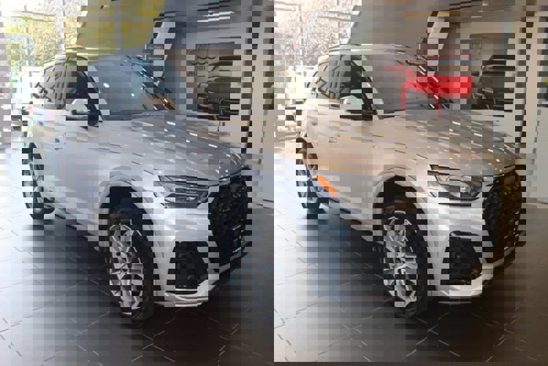 Certified 2025 Audi Q5 2.0T Premium image 1