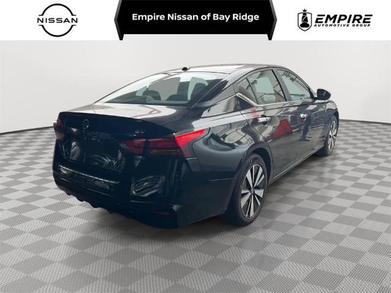 Certified 2022 Nissan Altima 2.5 SV image 1